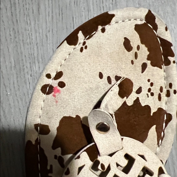 Cato size 9 brown cow print sandals - Picture 2 of 5